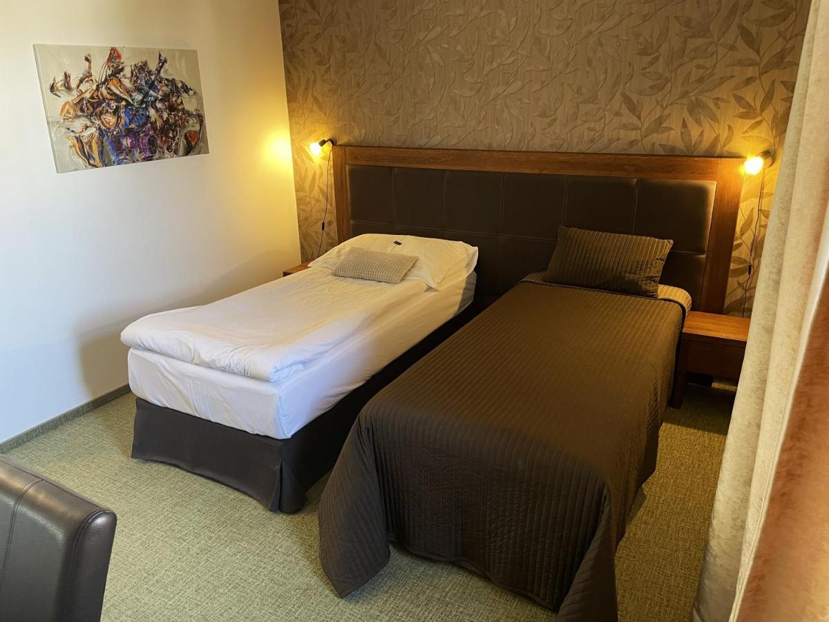Hotel U Kvapilu Mnichovo Hradiště Exteriör bild