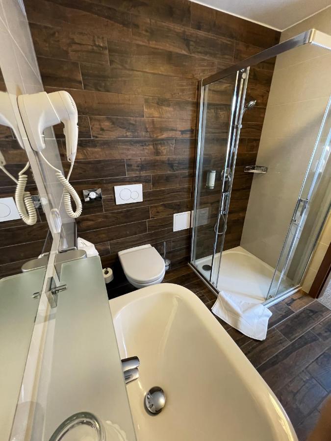 Hotel U Kvapilu Mnichovo Hradiště Exteriör bild