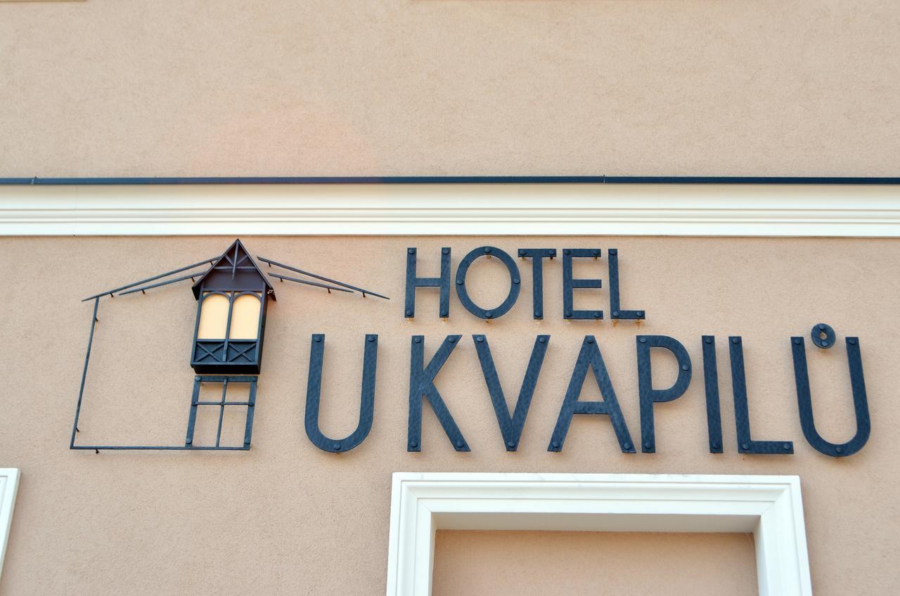 Hotel U Kvapilu Mnichovo Hradiště Exteriör bild